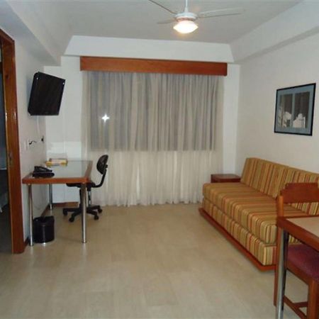 Collins Trade Hotel ปอร์โตอัลเลเกร ภายนอก รูปภาพ