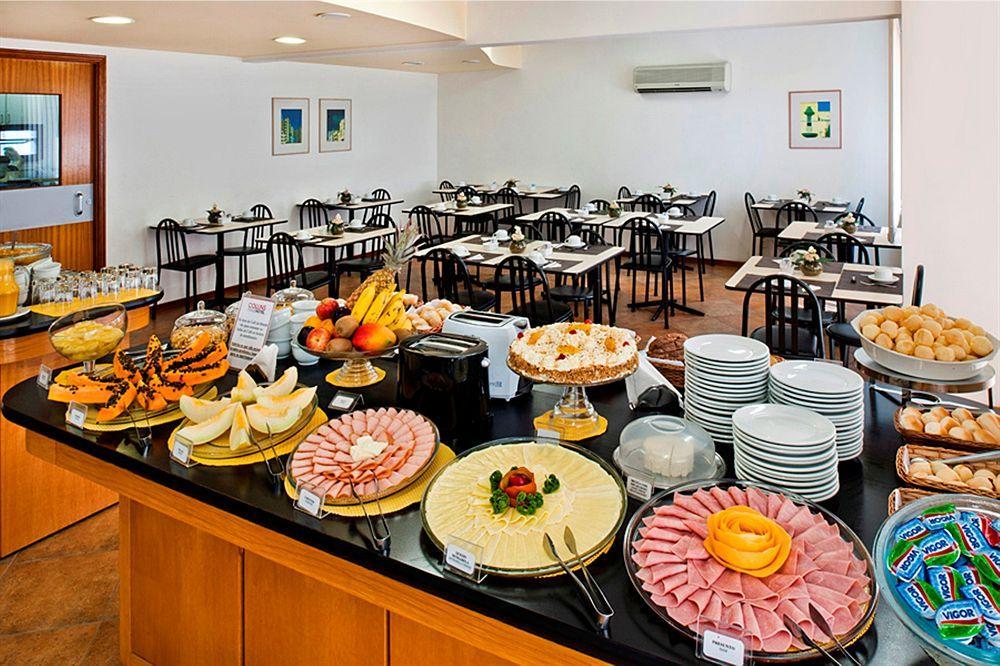 Collins Trade Hotel ปอร์โตอัลเลเกร ภายนอก รูปภาพ