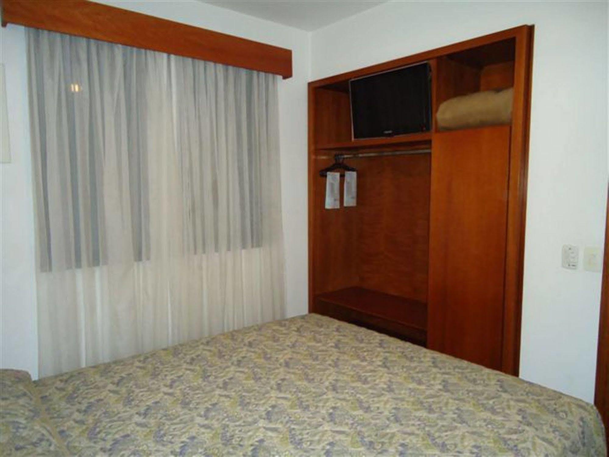 Collins Trade Hotel ปอร์โตอัลเลเกร ภายนอก รูปภาพ