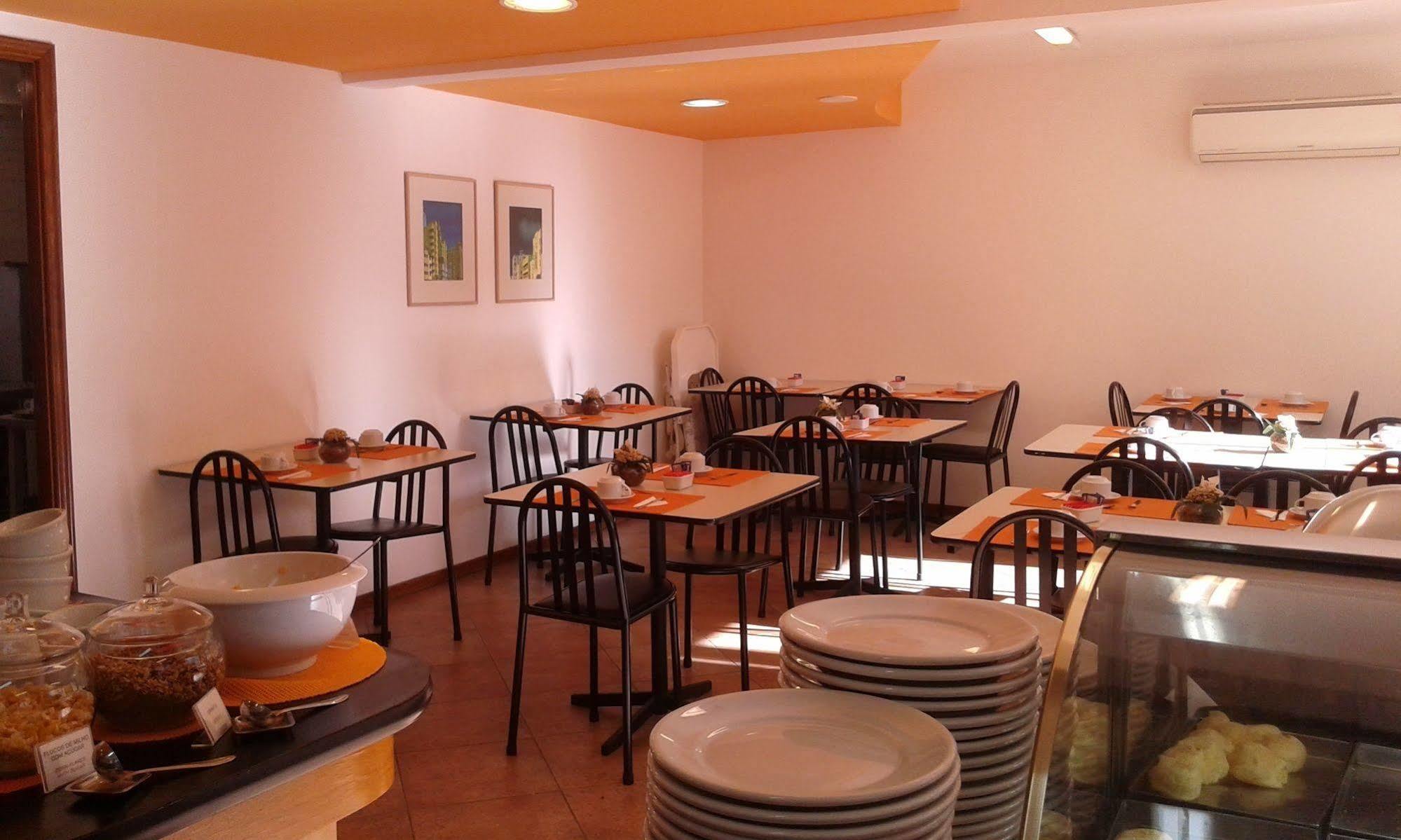 Collins Trade Hotel ปอร์โตอัลเลเกร ภายนอก รูปภาพ