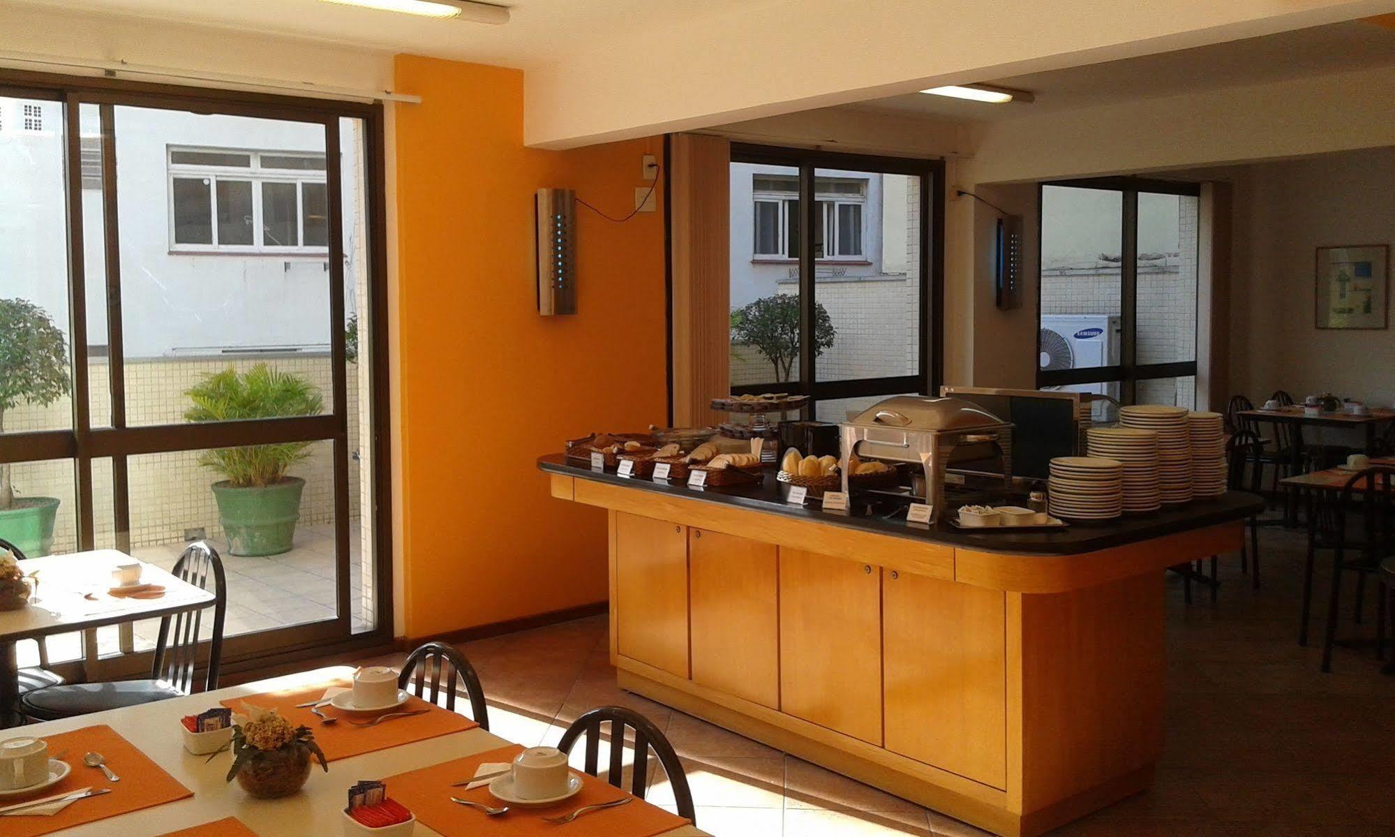 Collins Trade Hotel ปอร์โตอัลเลเกร ภายนอก รูปภาพ