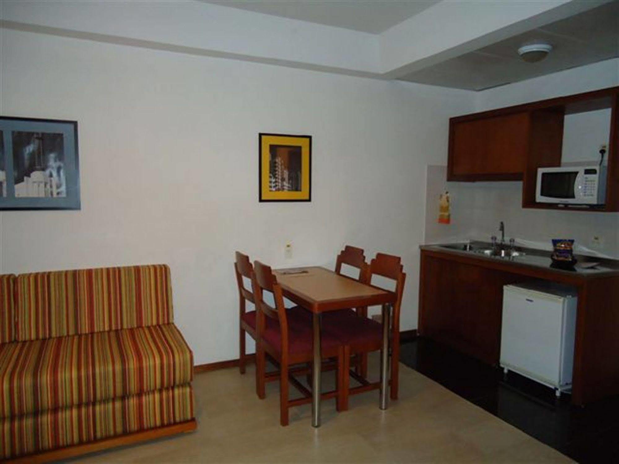 Collins Trade Hotel ปอร์โตอัลเลเกร ภายนอก รูปภาพ