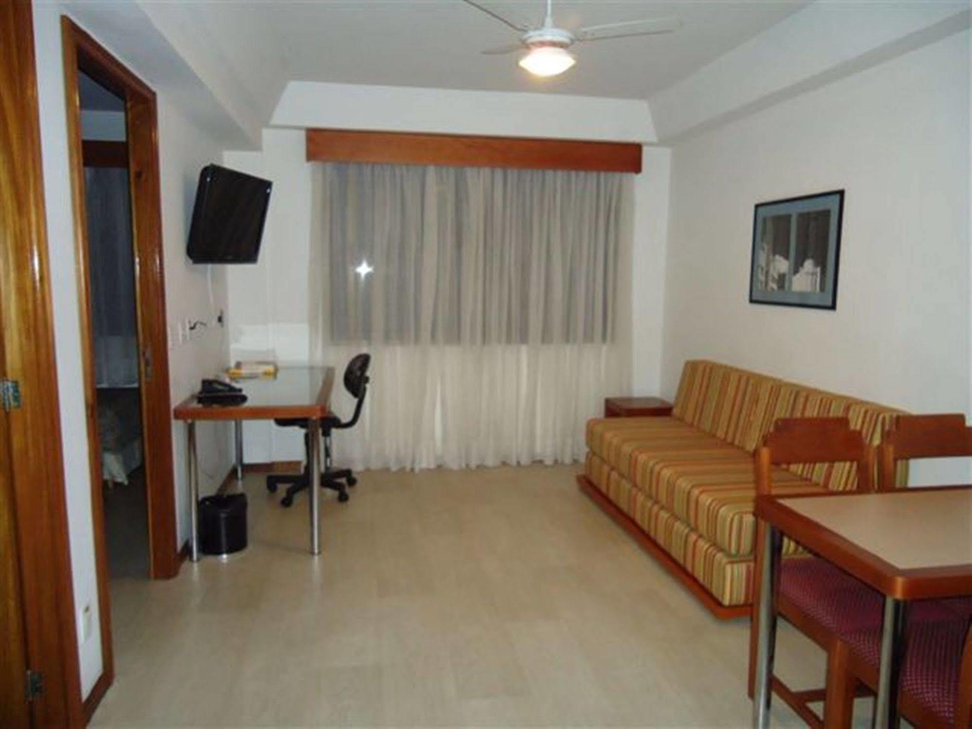 Collins Trade Hotel ปอร์โตอัลเลเกร ภายนอก รูปภาพ